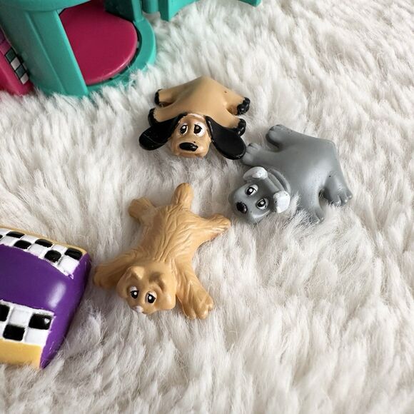 Galoob Mini Pound Puppies Diner Small Playset Vintage 1995 With Accessories Toy - Picture 3 of 7